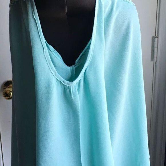 Grace and Lace Top - Picture 3 of 7